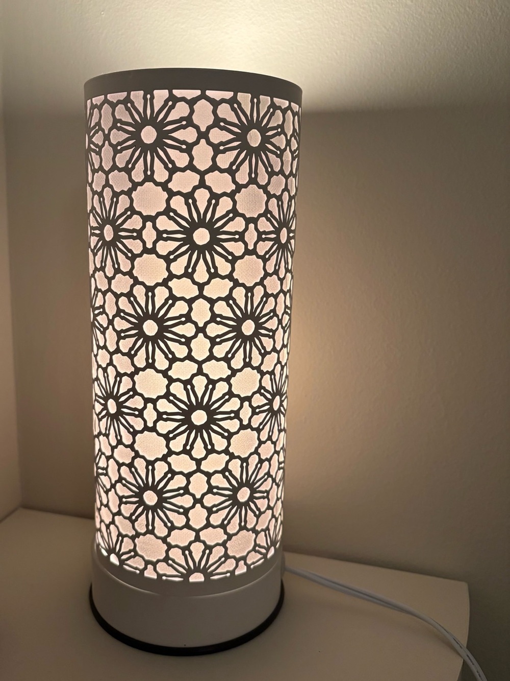 White Floral Cutout Table Lamp - Home Accents- 3 light settings - Picture 4 of 5